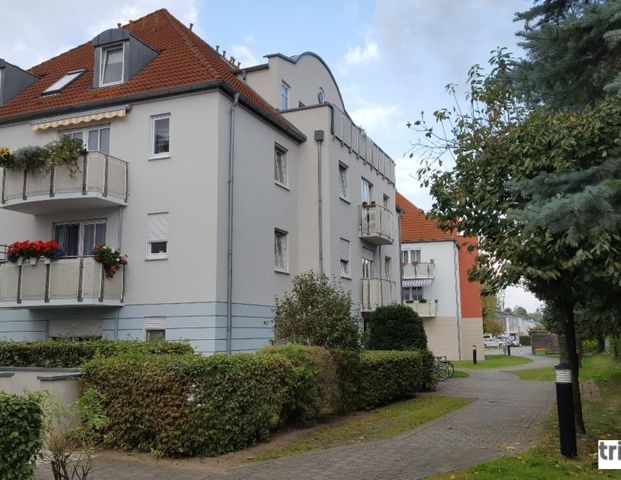 Ruhige und schöne 2-Zi-Wohnung mit Balkon, Laminatboden und TG-Stellplatz in Coswig. - Photo 1