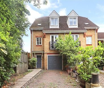 4 bedroom semi-detached house to rent - Photo 5