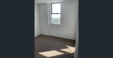 Conveniently Located Top Floor Spacious 2 Bedrooms Apartment For Lease - Photo 4