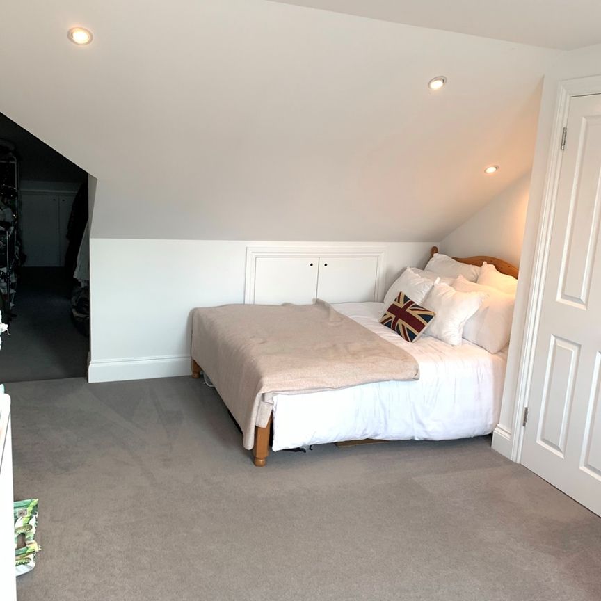 2 Bed Maisonette, Farlton Road, SW18 - Photo 1