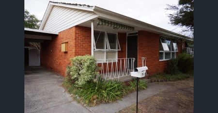 Modern 2 Bedroom Unit - Quiet Area - Photo 2