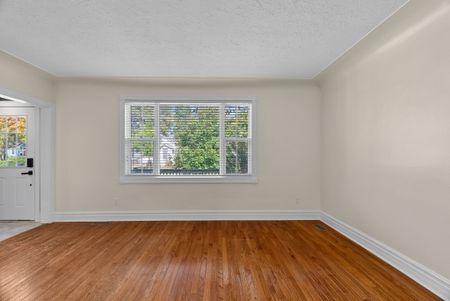 For Lease - 555 Chester Street, London South, Ontario - Photo 5