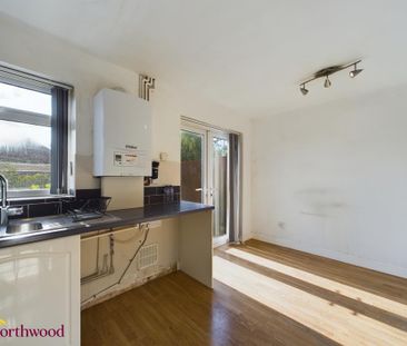 3 bedroom terraced house to rent - Photo 2