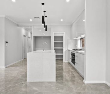 FIVE BEDROOM FAMILY HOME - Photo 4