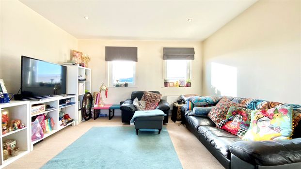 1 bedroom Flat in Tean House, Reading - Photo 1