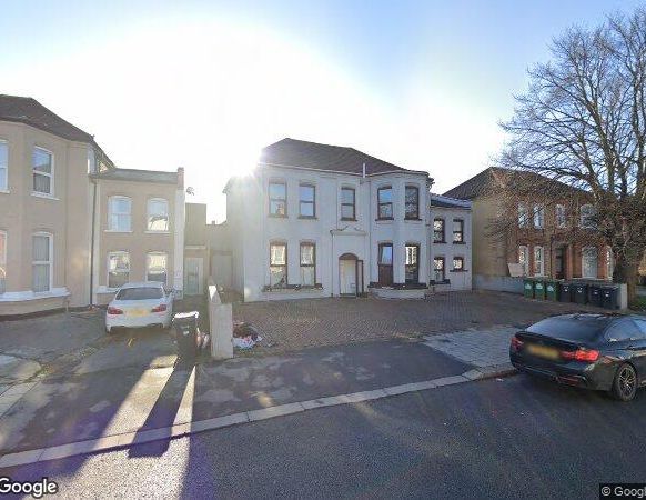 Room in a Shared House, Aldborough Road South, IG3 - Photo 1