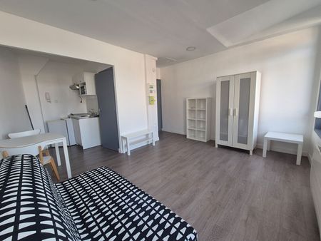Location Appartement 1 pièce 21m² - Photo 3