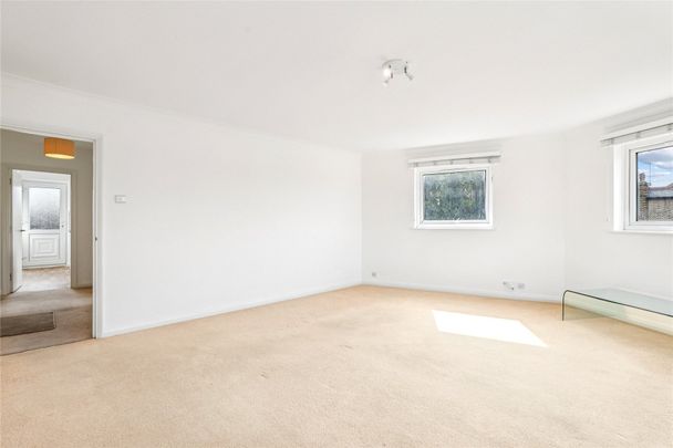 Crown Road, Twickenham, TW1 flat to rent - Photo 1