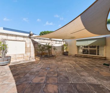 Three bedroom two bathroom home in wanted locale - Photo 2