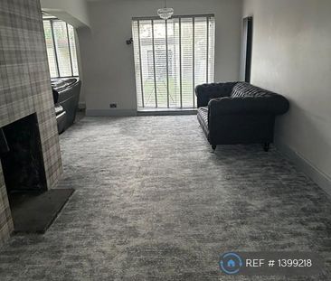 4 bedroom semi-detached house to rent - Photo 3