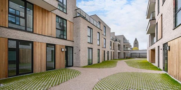 Appartement te huur in Waregem voor € 895 met 2 slaapkamers - Photo 1