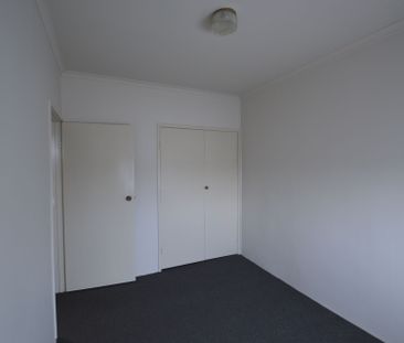 Prime Location - Photo 3