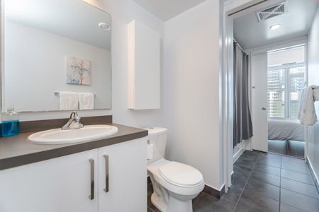 For Lease - 12 York Street Unit# 804, Toronto, Ontario - Photo 2