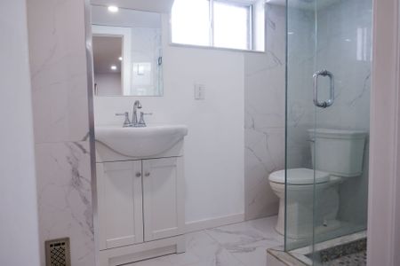 For Lease - 603 Annette Street Unit# Lower, Toronto, Ontario - Photo 2