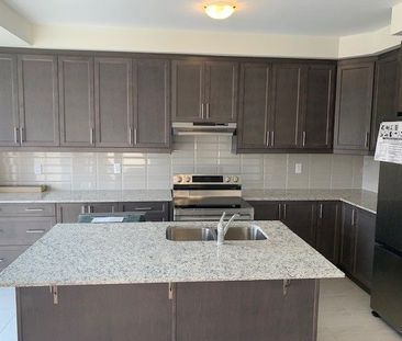 For Lease - 72 Coolhurst Avenue, Brampton, Ontario - Photo 6