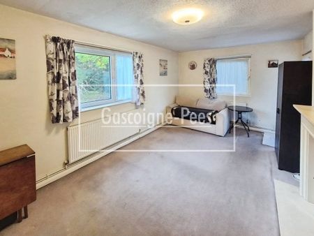 Marlfield Court - Photo 2