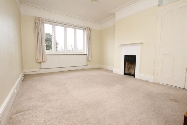 1 bedroom maisonette to rent Limes Road, Weybridge, KT13 - Photo 1