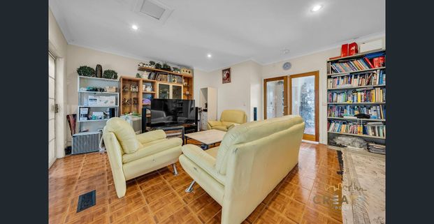 SHARED HOUSE IN PRIME FOOTSCRAY LOCATION - Photo 1