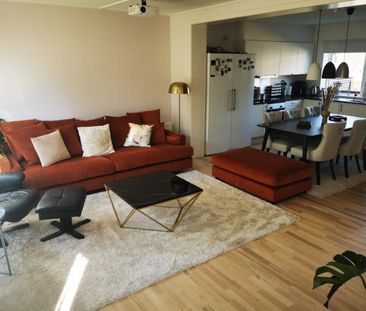 Ljus och välplanerad radhus med 3 sovrum i Margretelund, nära skog ... - Photo 2