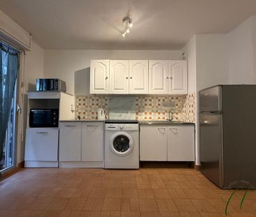 Location longue durée : Grand studio de 33 m2 - balcon - Qua - Photo 2