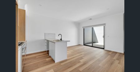 Lovely Home in Thornhill Park Estate - Photo 3