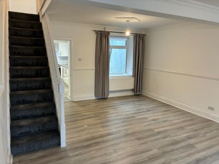 3 bedroom terraced house to rent - Photo 4