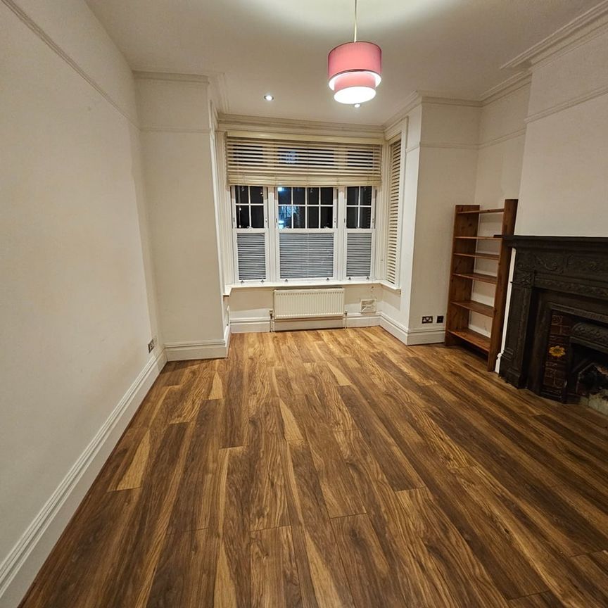 Studio Flat, Lithos Road, NW3 - Photo 1