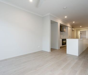 Modern town home ready for you to move in. - Photo 5