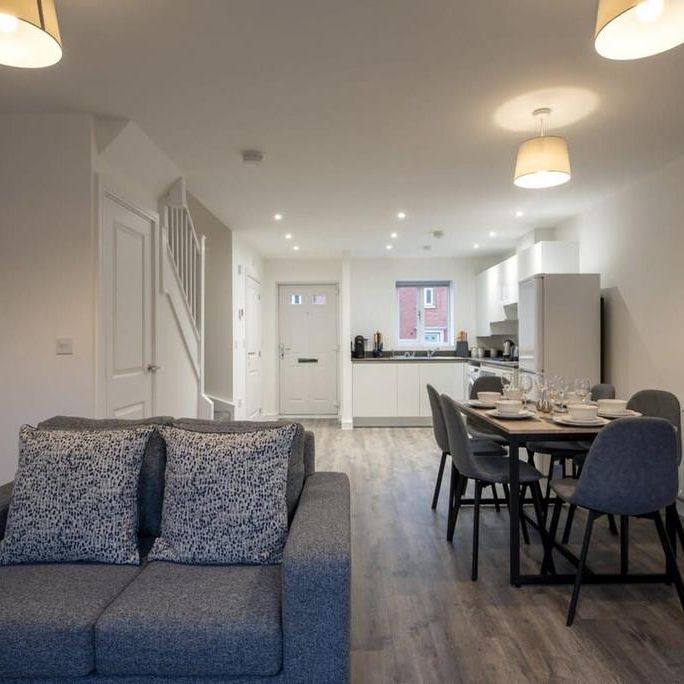 3 bedroom serviced apartment to rent - Photo 1