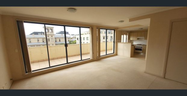 Large 1 bedroom in fantastic location in Pyrmont. - Photo 1