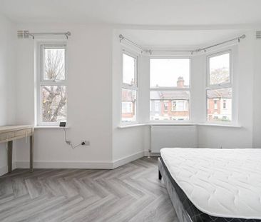 2 bedroom flat to rent - Photo 4