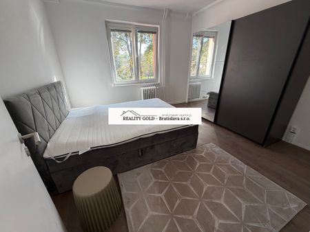 NA PRENÁJOM 2-IZBOVÝ BYT, METEOROVÁ UL., BRATISLAVA – 55 m², VEĽKÁ LOGGIA – Fotografia 3