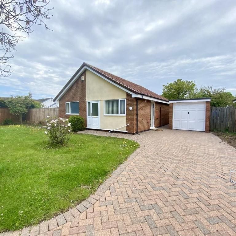 2 bedroom detached bungalow to rent - Photo 1