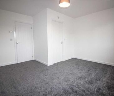2 bedroom semi-detached house to rent - Photo 2