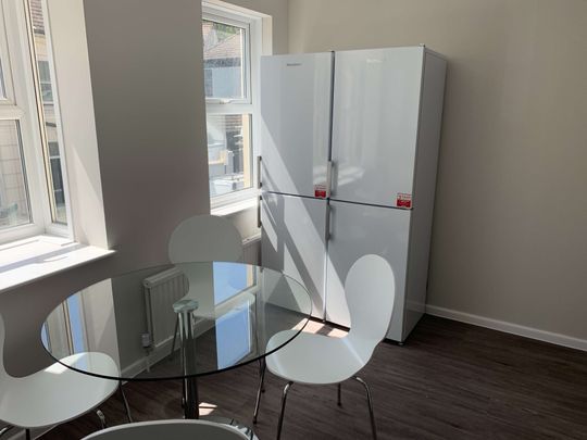 Accessibly Convenient House Share in Brighton Room 2 - Photo 1