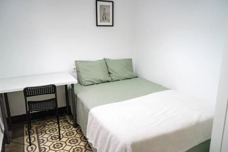 Calle Bustos Tavera, Sevilla, Andalusia 41003 - Photo 4