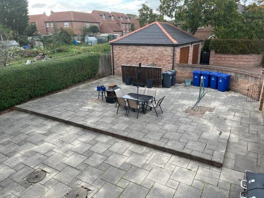 1 bedroom Flat To Let - Photo 1