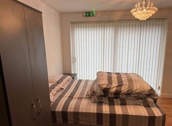 Room in a Shared House, Wheaton Vale, B20 - Photo 1