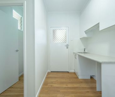 Fully renovated ready to welcome you! - Photo 2