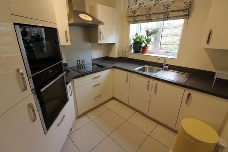 1 bedroom retirement property to rent - Photo 5