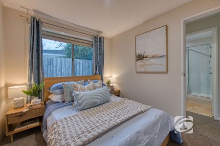 RECENTLY RENOVATED & LOW MAINTENANCE - Photo 4