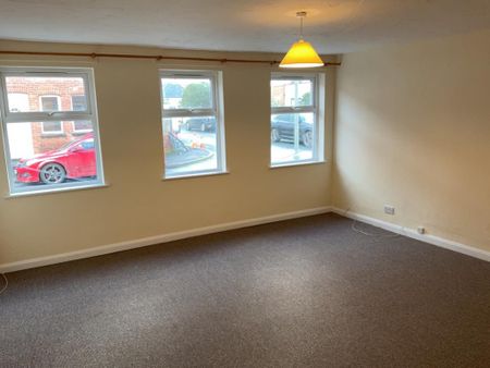 3 bedroom semi-detached house to rent - Photo 5