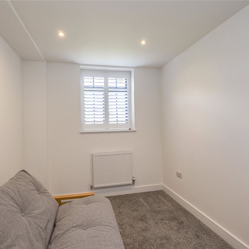 2 bedroom apartment to rent Governors Walk, Portsmouth, Hampshire, PO3 - Photo 1