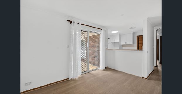 Open the door to coastal living - Photo 1