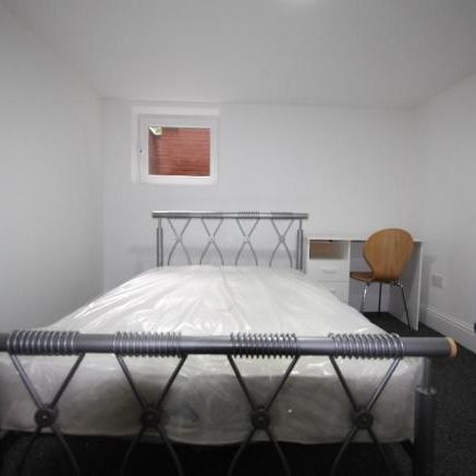 5 bedroom detached house to rent - Photo 1