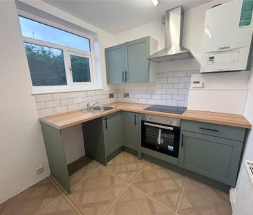 2 bedroom semi-detached house to rent - Photo 4