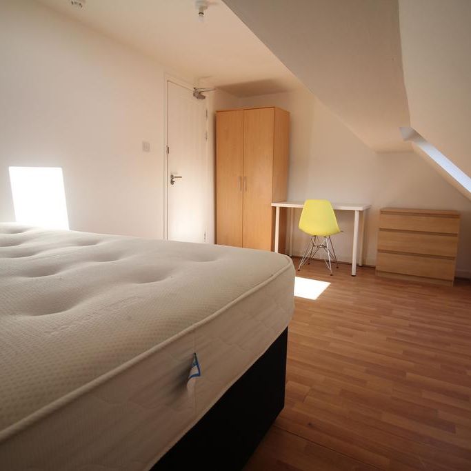 7 bedroom terraced house to rent - Photo 1