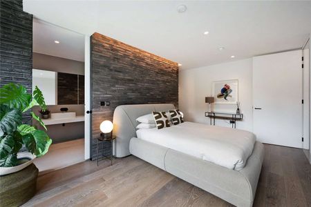 Exclusive architect-designed luxury apartment in a private, gated setting. - Photo 4