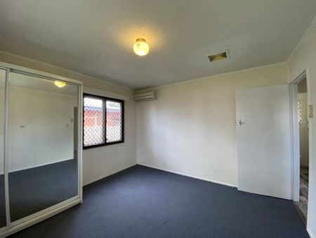 AITKENVALE CUTIE - Photo 3