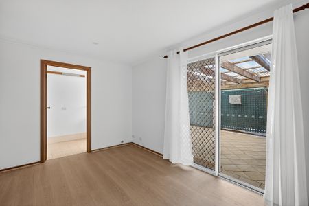 Open the door to coastal living - Photo 3